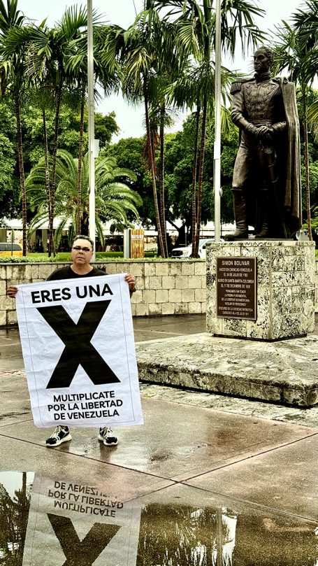 Monumento a Simón Bolívar ocupa un lugar importante en Bayfront Park